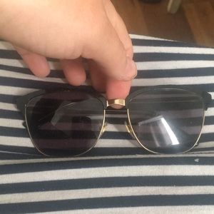 Gucci sunglasses defective